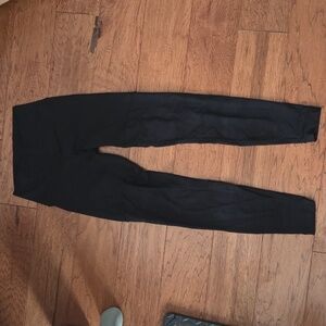 Lululemon Athletica Black Leggings With Mesh Detailing Sz 6